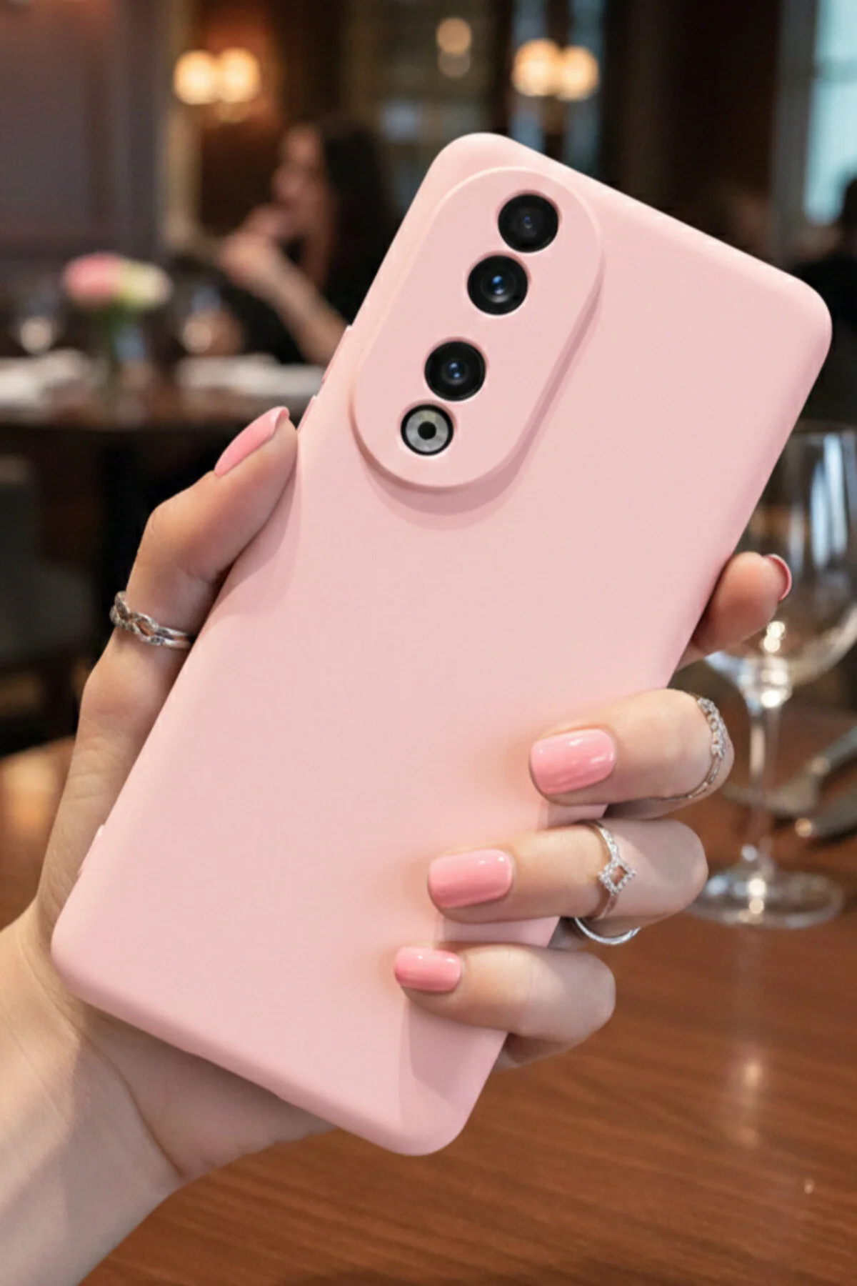 Honor 90 İçin Uyumlu Içi Kadife Süet Tasarımlı Kamera Korumalı Silikon A Kalite Lansman Kılıf