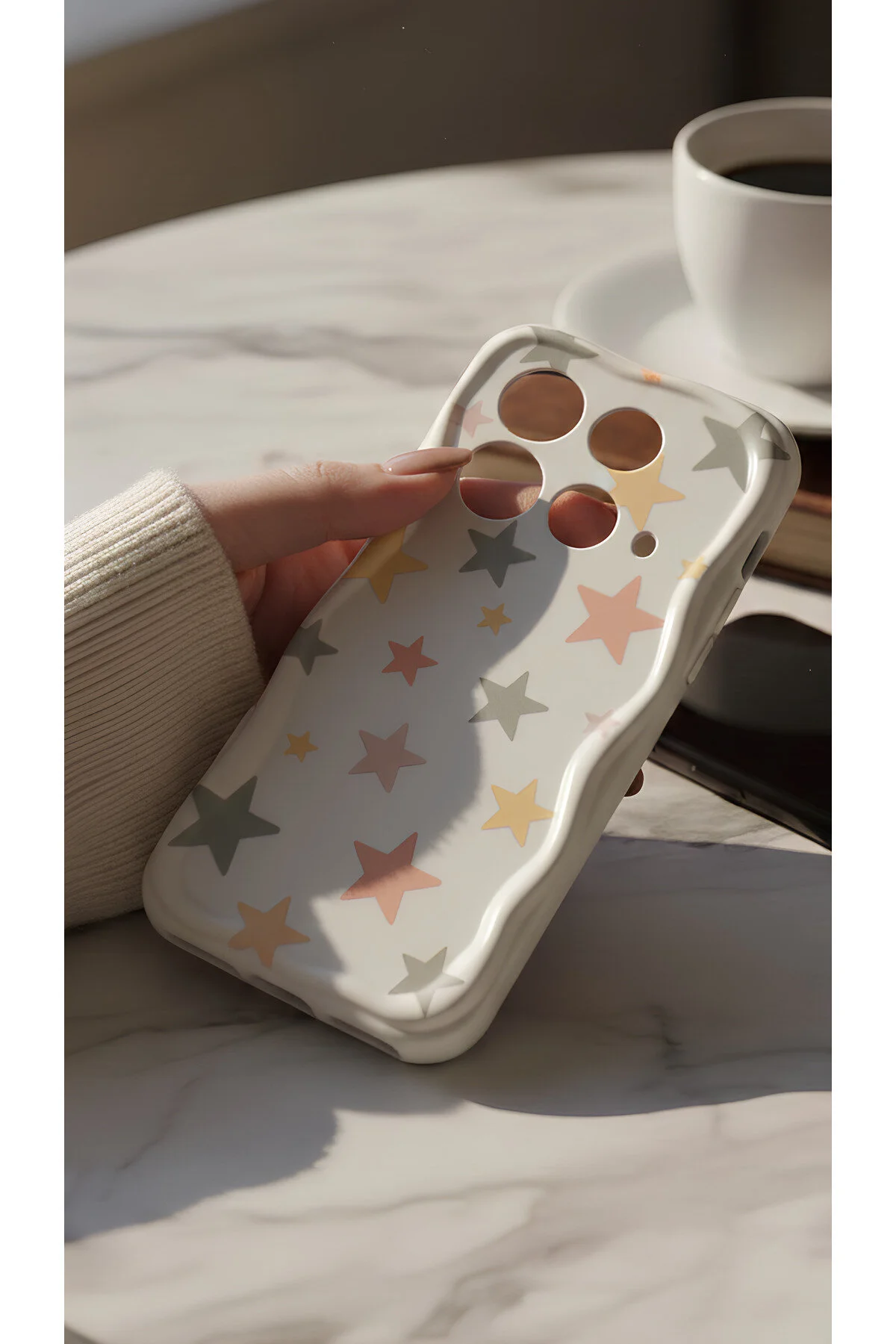 İnfinix Note 40 ve Note 40 Pro Uyumlu Pastel Yıldız Desenli Dalgalı Kenar Kılıf - Kamera Korumalı