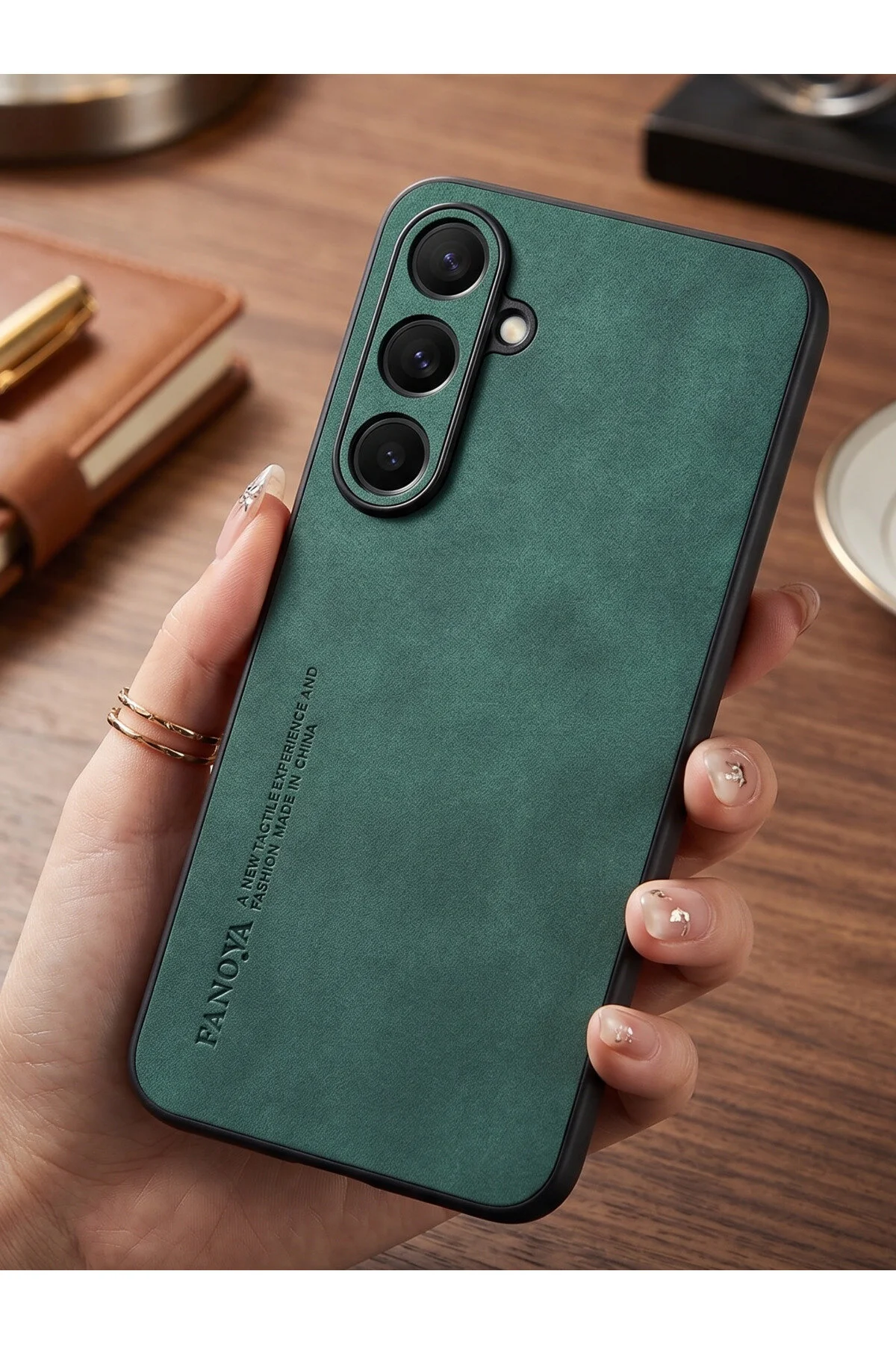 Galaxy A35 İçin Uyumlu Deri Tasarımlı Elde Kaymaz Sararmaz Tozlanmaz Tpu Kılıf