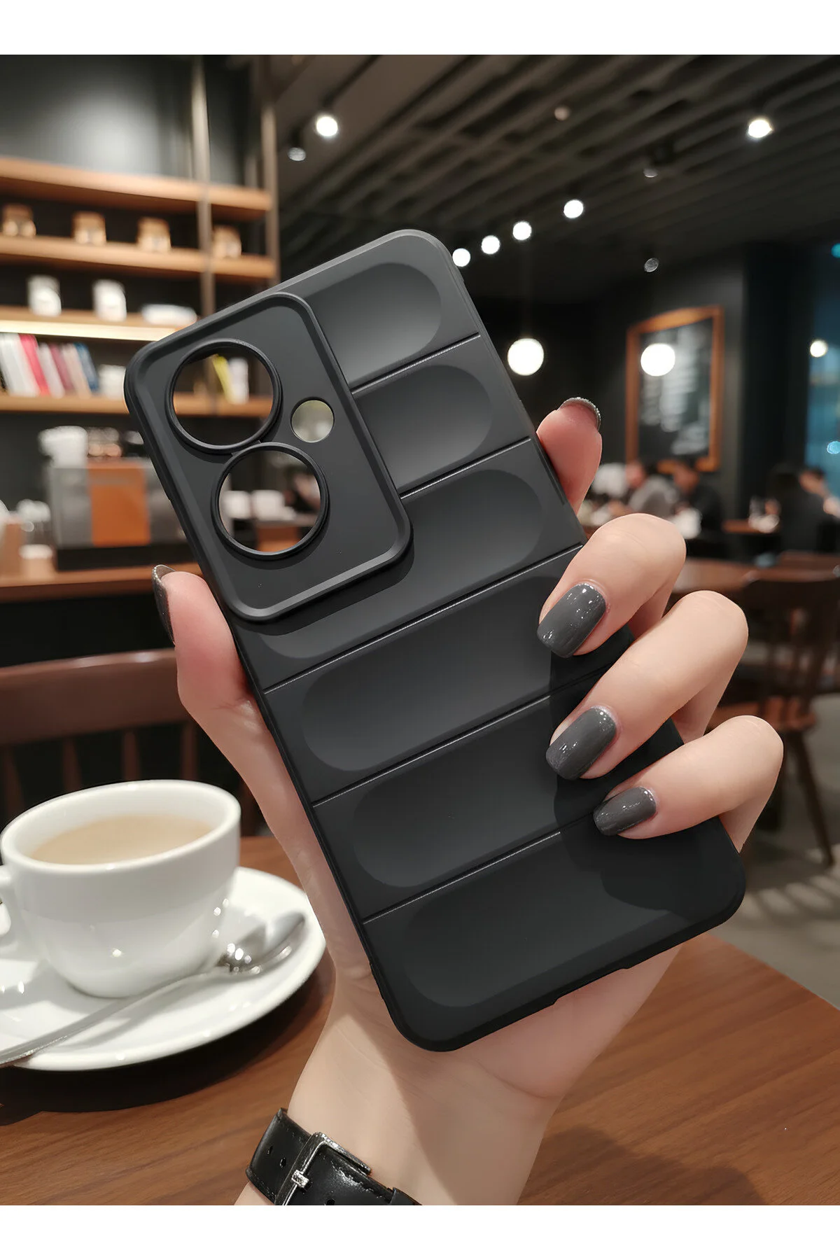 Oppo Reno 11F Kılıf Esnek Yapılı Arkası Oyuklu Elde Kaymaz İçi Kadife Silikon Kapak