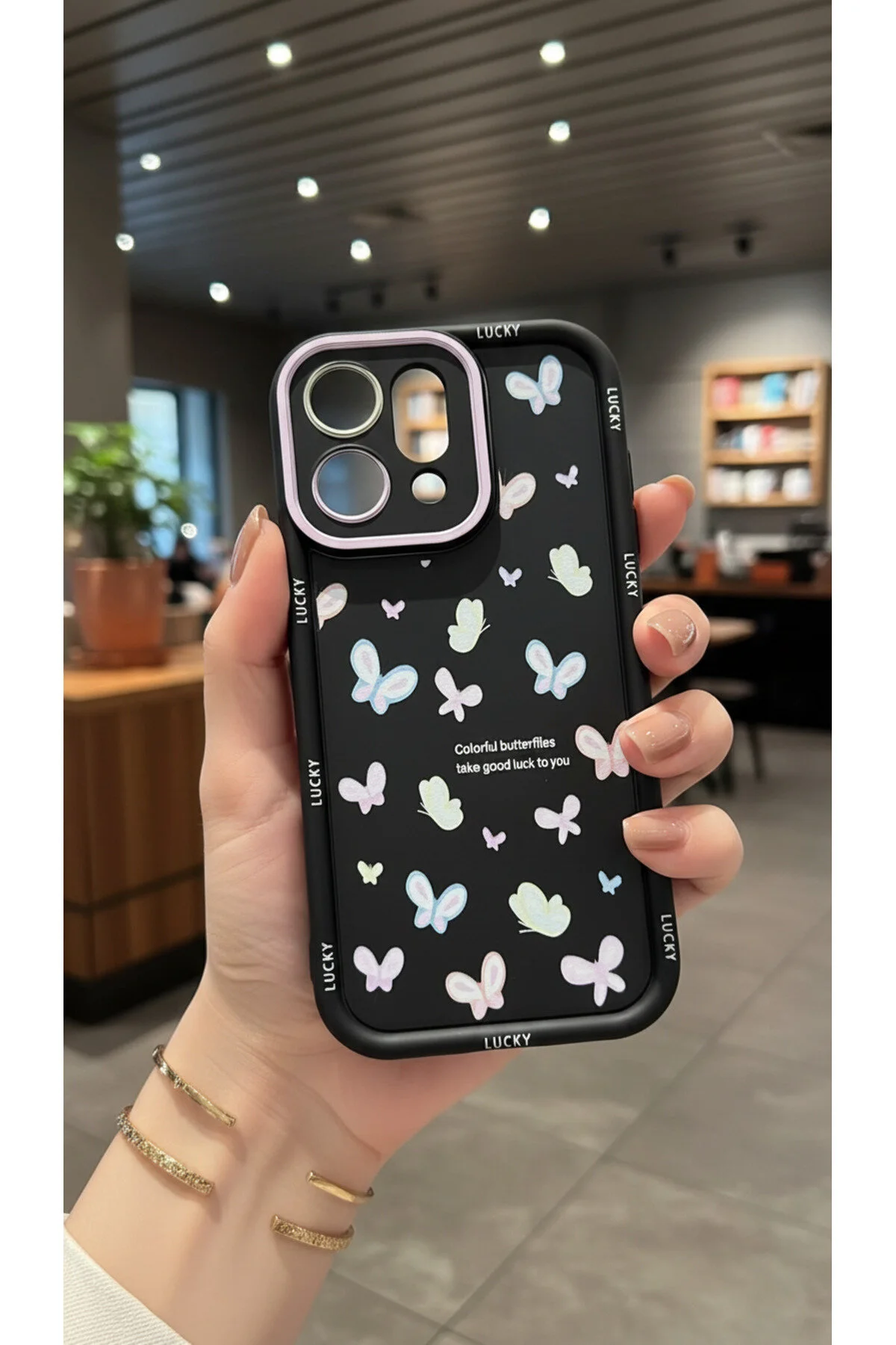 Oppo Reno 14F İçin Uyumlu Siyah Zemin Kelebekli ve Renkli Lens Çerçeveli Kılıf