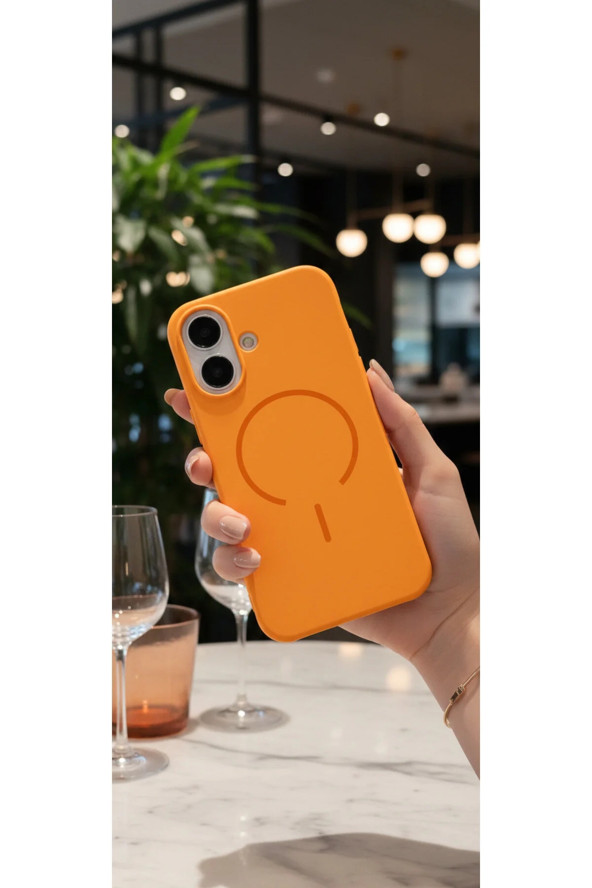 iPhone 17 İçin Uyumlu M-Safe Özellikli Soft Renkli Elde Kaymaz Silikon Kılıf
