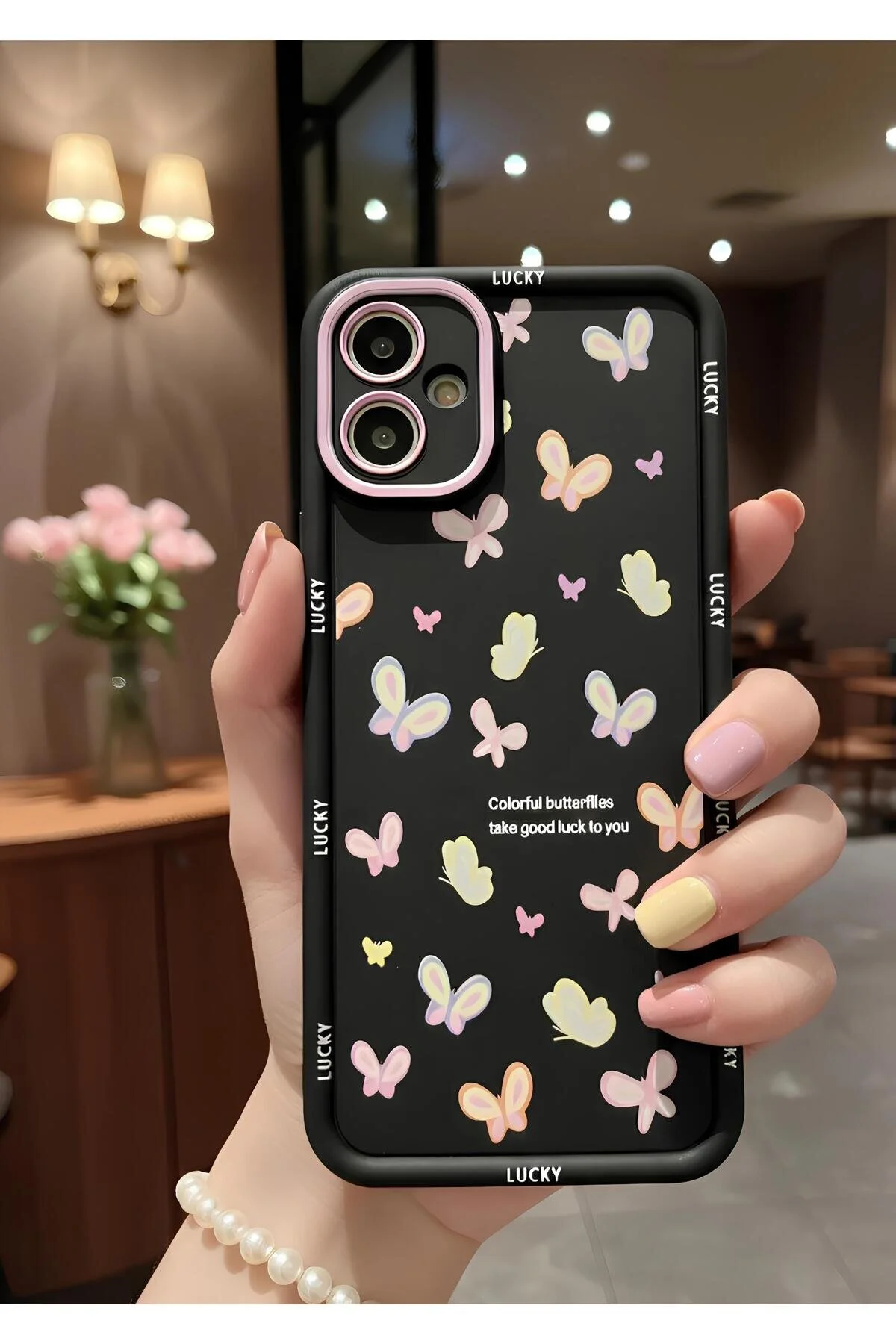 Samsung Galaxy A07 İçin Siyah Zemin Kelebekli ve Renkli Lens Çerçeveli Lucky Tasarım Kılıf
